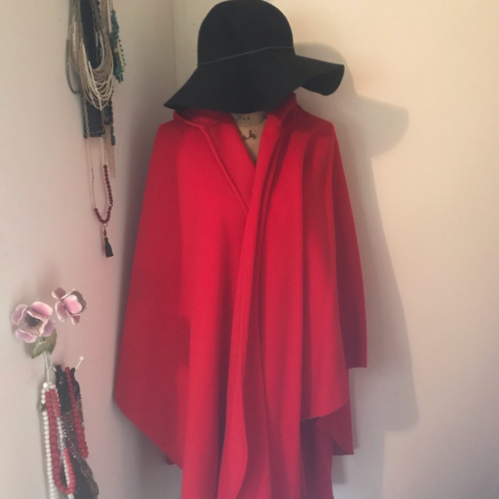 Coloratura Wool Cape